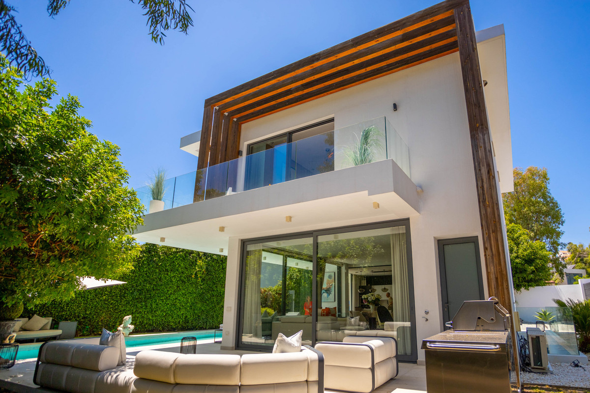 4 Bed Townhouse for sale in Estepona Costa Del Sol, Málaga, Spain