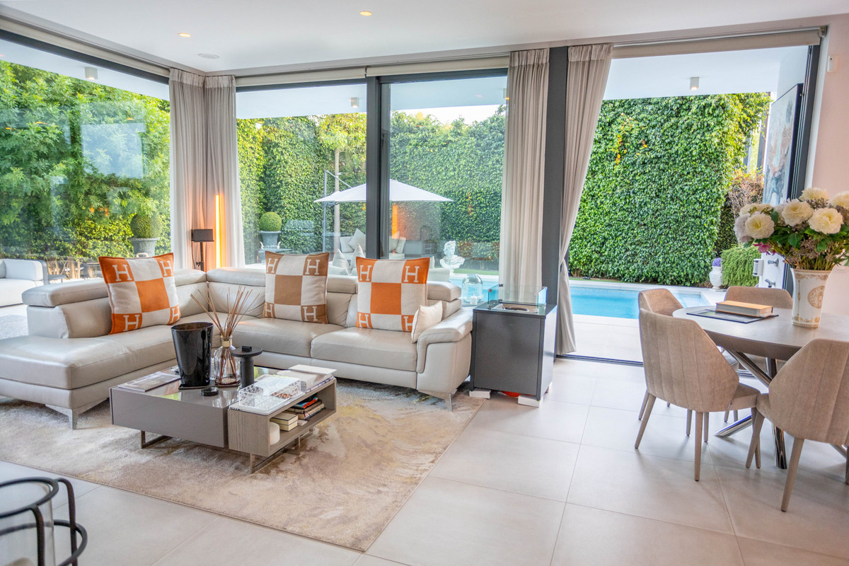 4 Bed Townhouse for sale in Estepona Costa Del Sol, Málaga, Spain