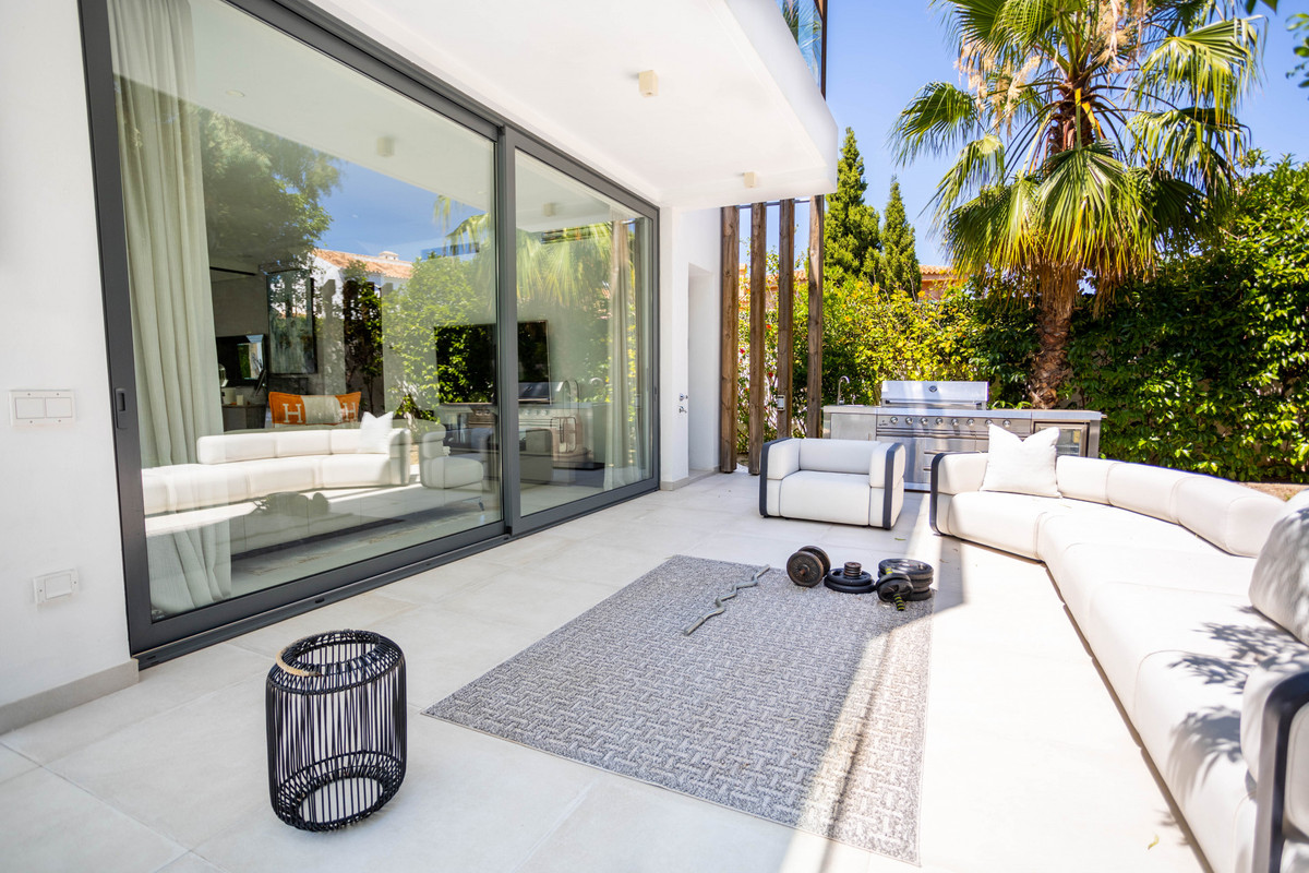 4 Bed Townhouse for sale in Estepona Costa Del Sol, Málaga, Spain
