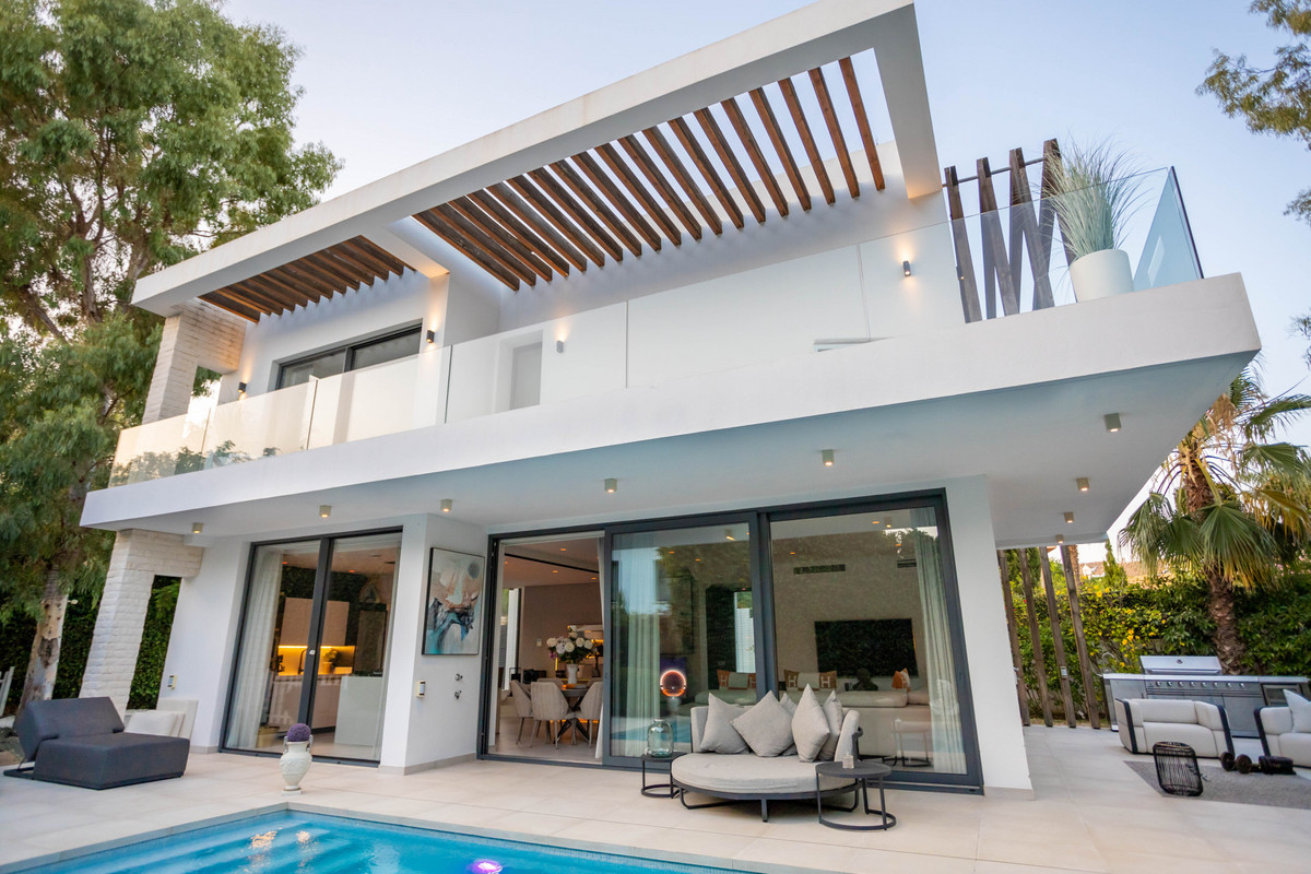 4 Bed Townhouse for sale in Estepona Costa Del Sol, Málaga, Spain