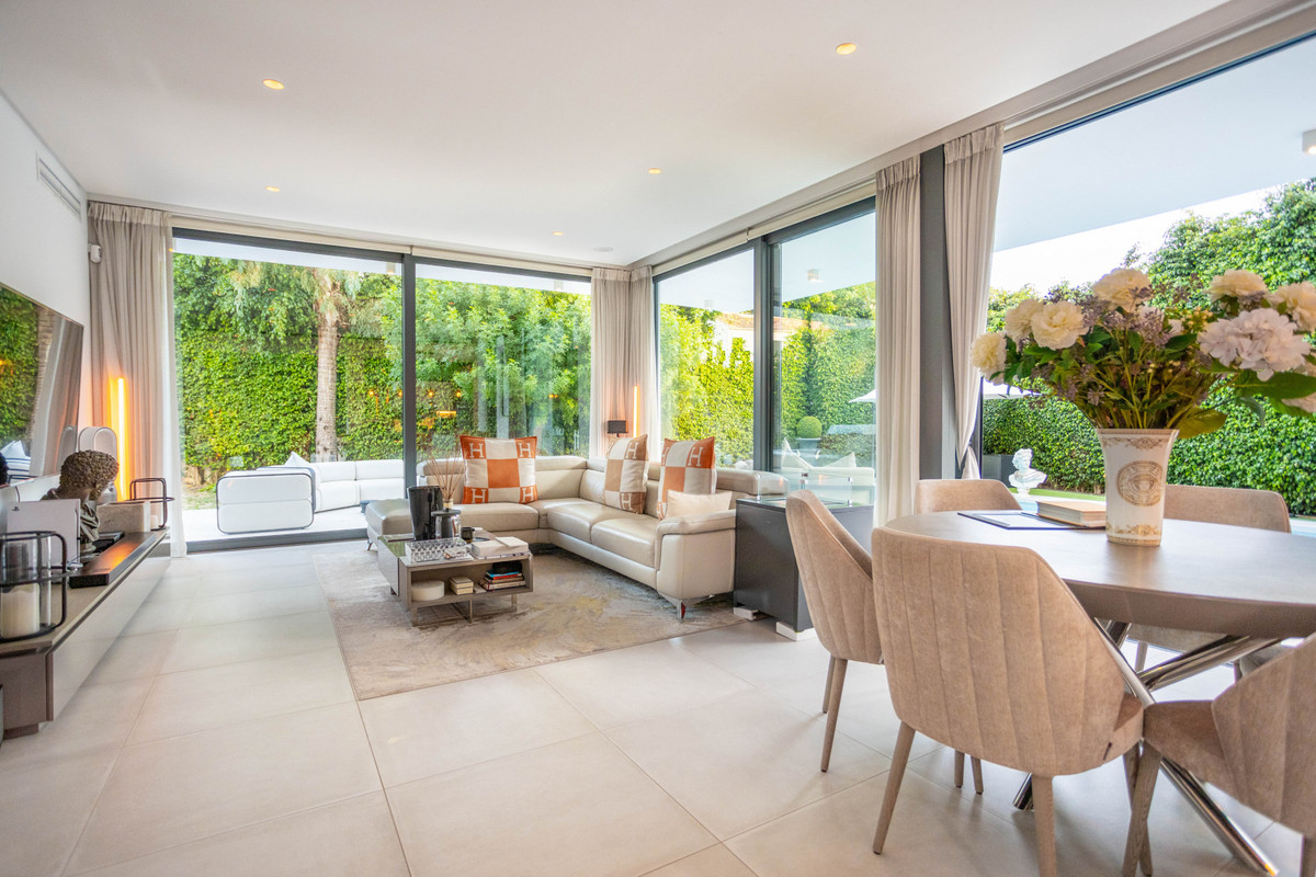 4 Bed Townhouse for sale in Estepona Costa Del Sol, Málaga, Spain