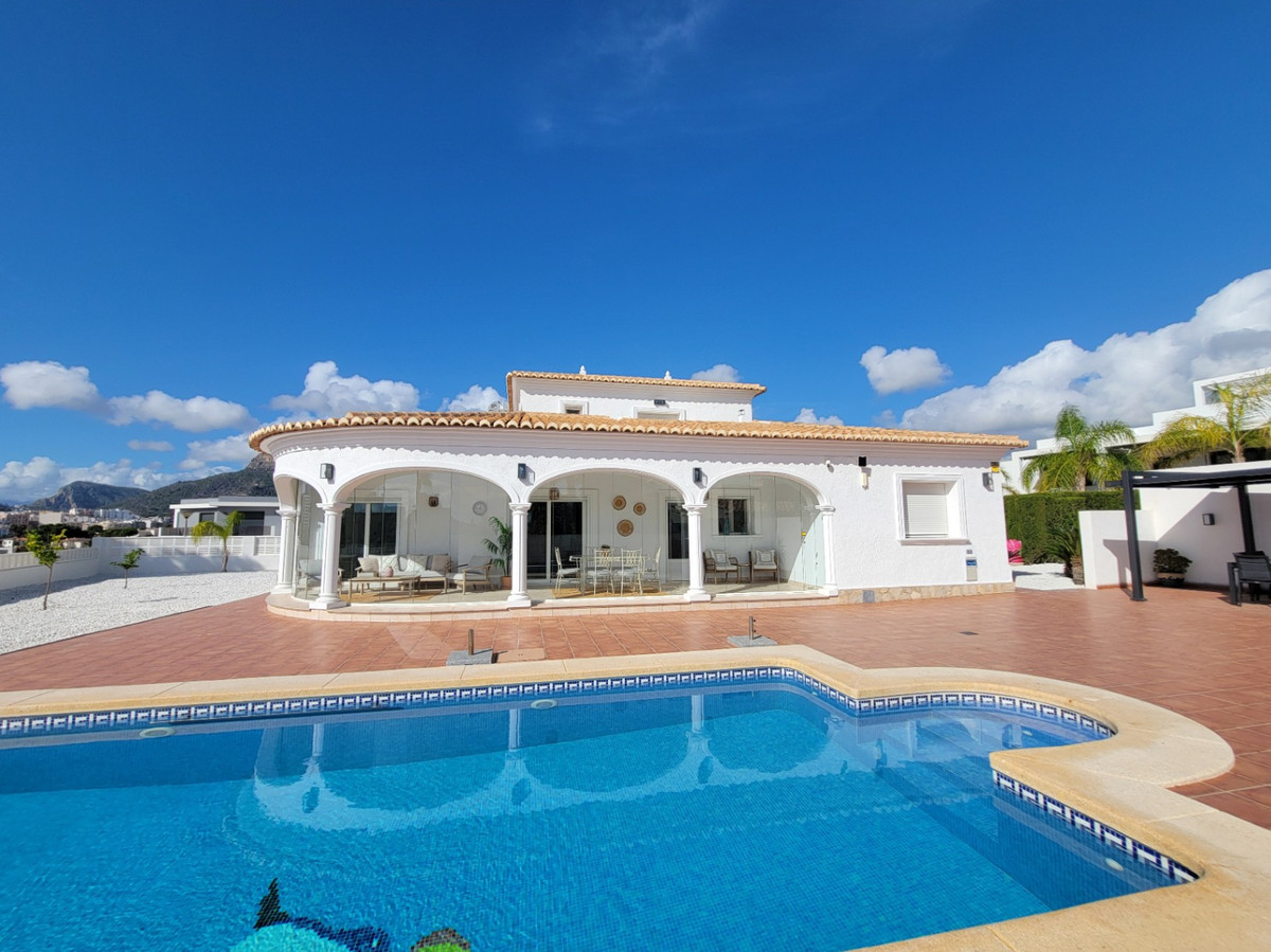 4 Bed Townhouse for sale in Calpe Costa Blanca, Alicante, Spain
