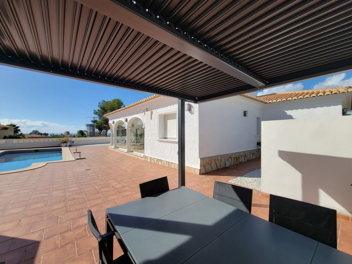 4 Bed Townhouse for sale in Calpe Costa Blanca, Alicante, Spain