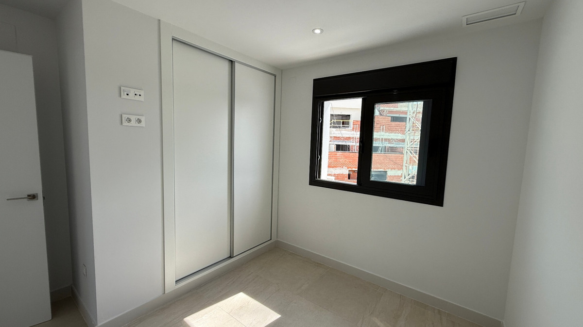 Se vende Apartamento Planta Media de 2 dormitorios en Costa Blanca, Alicante, España