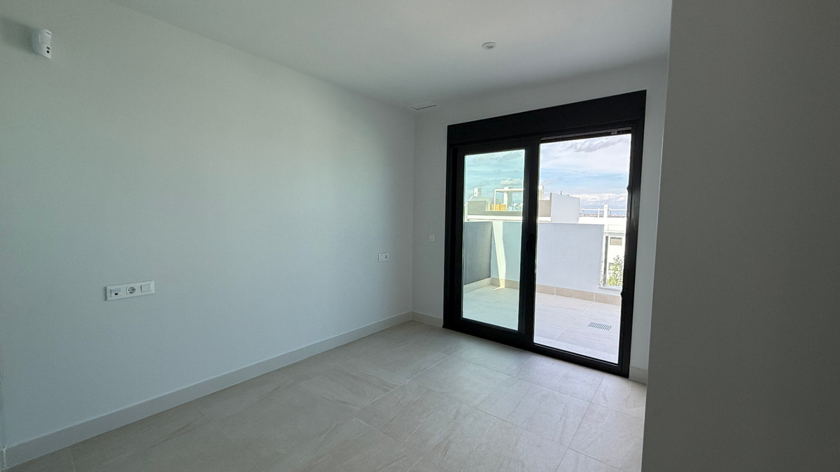 Se vende Apartamento Planta Media de 2 dormitorios en Costa Blanca, Alicante, España