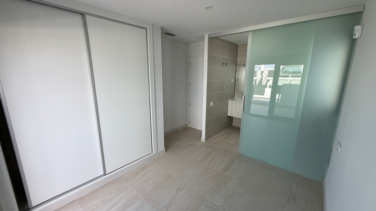 Se vende Apartamento Planta Media de 2 dormitorios en Costa Blanca, Alicante, España
