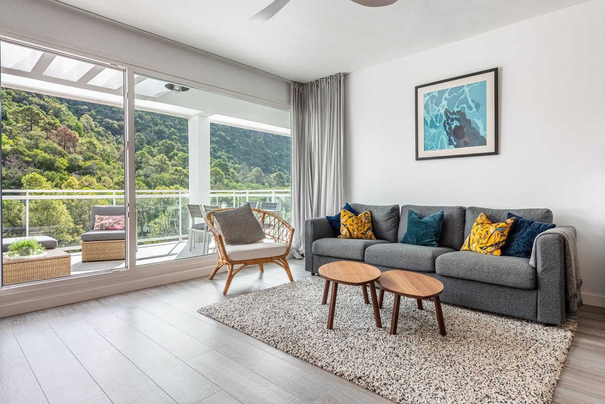 2 Bed Apartment for sale in Benahavís Costa Del Sol, Málaga, Spain