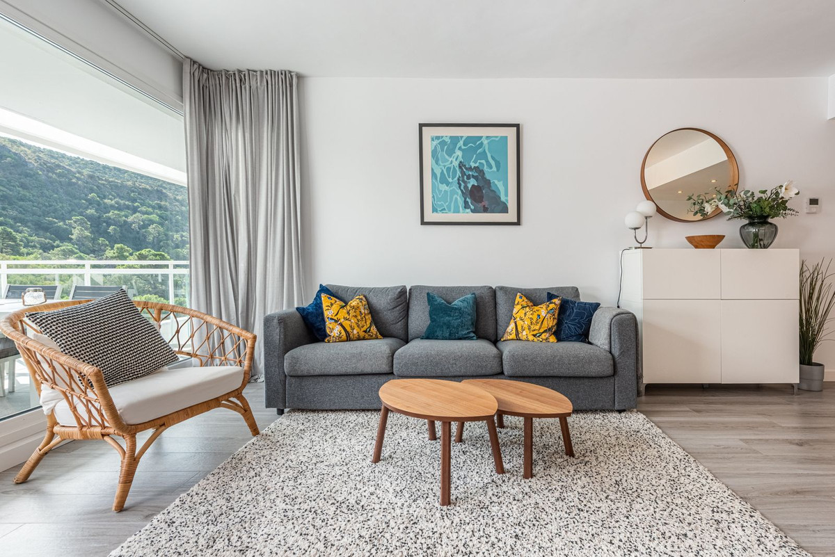 2 Bed Apartment for sale in Benahavís Costa Del Sol, Málaga, Spain