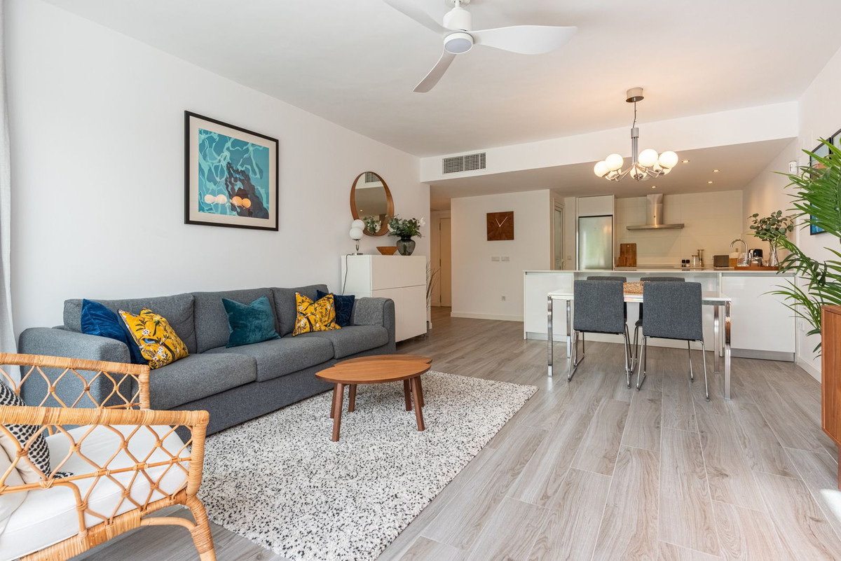 2 Bed Apartment for sale in Benahavís Costa Del Sol, Málaga, Spain