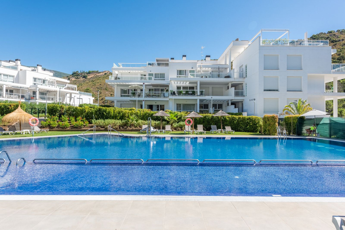 2 Bed Apartment for sale in Benahavís Costa Del Sol, Málaga, Spain