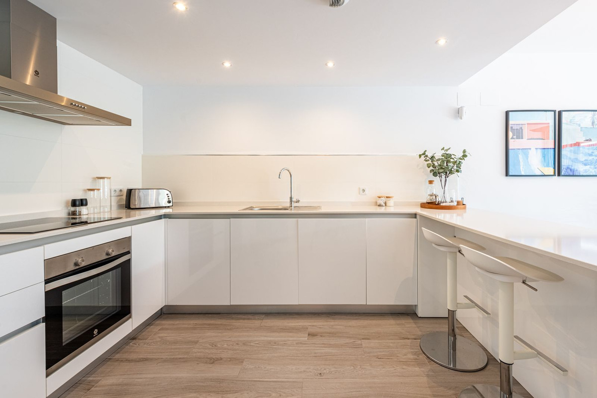 2 Bed Apartment for sale in Benahavís Costa Del Sol, Málaga, Spain
