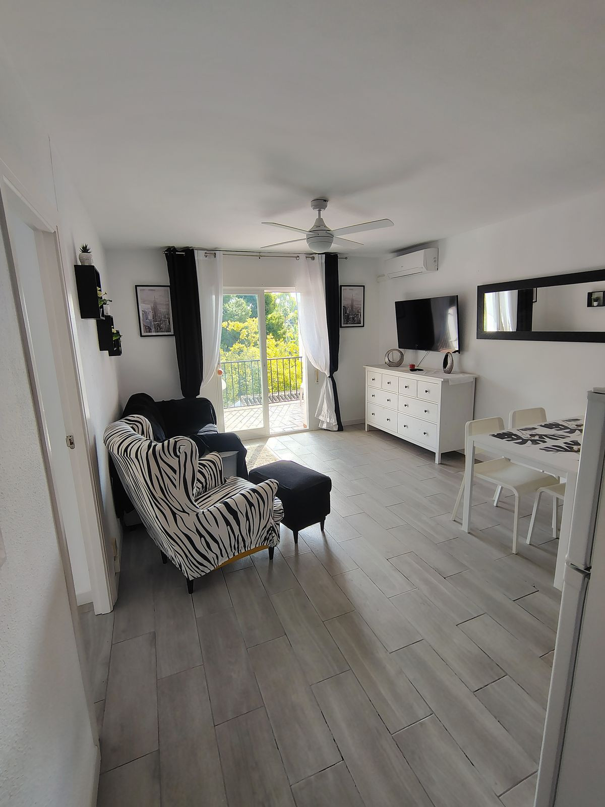 Se vende Apartamento Planta Media de 1 dormitorios en Costa Del Sol, Málaga, España