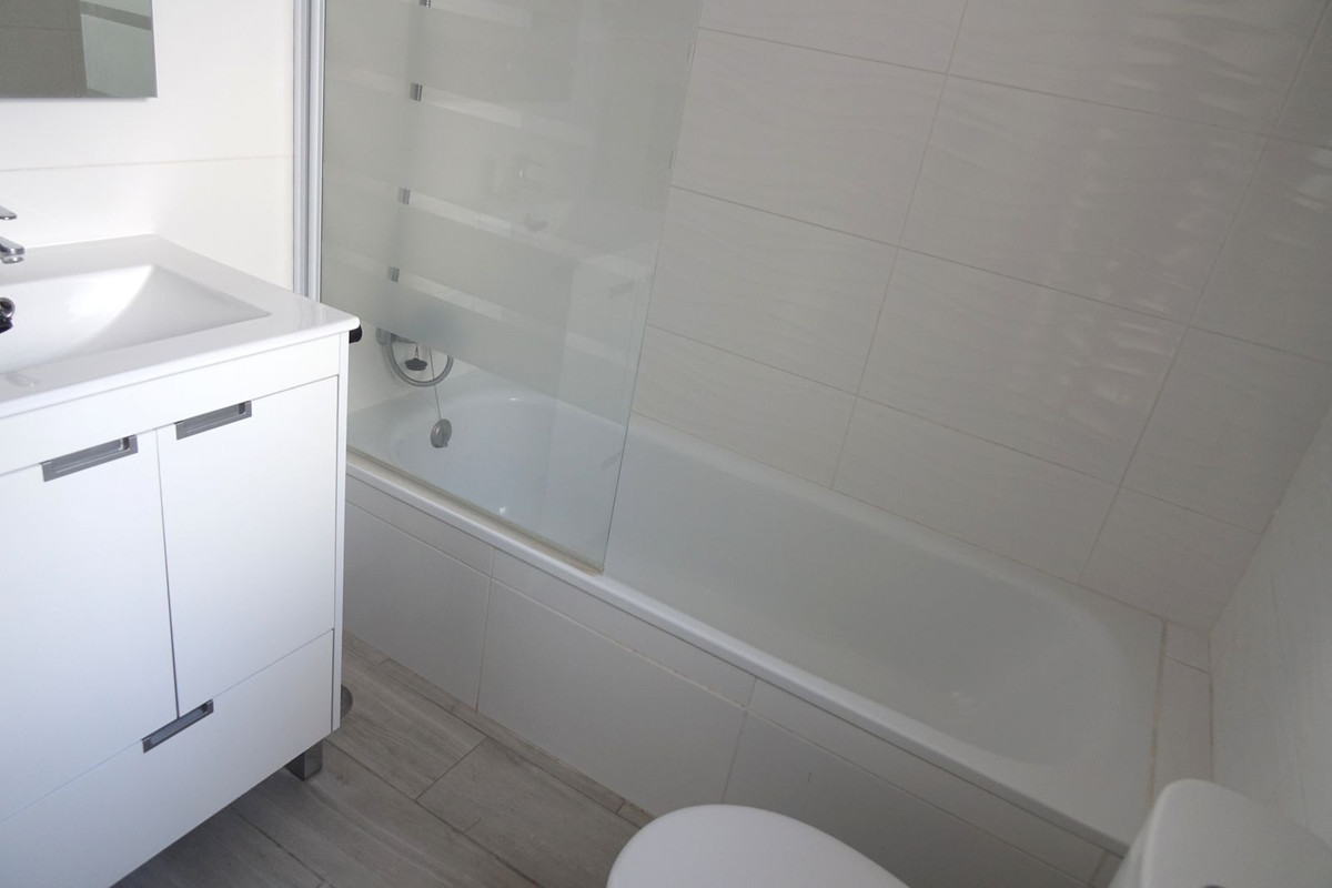 Se vende Apartamento Planta Media de 1 dormitorios en Costa Del Sol, Málaga, España