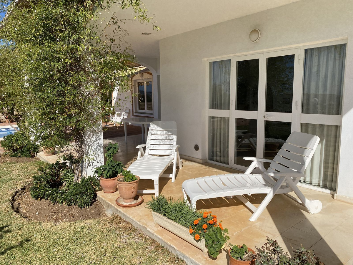 Se vende Villa - Chalet de 4 dormitorios en Costa Del Sol, Málaga, España