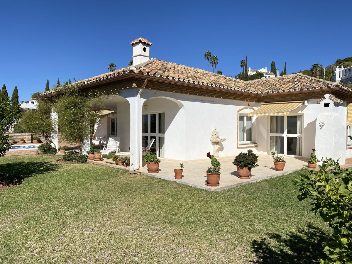 Se vende Villa - Chalet de 4 dormitorios en Costa Del Sol, Málaga, España