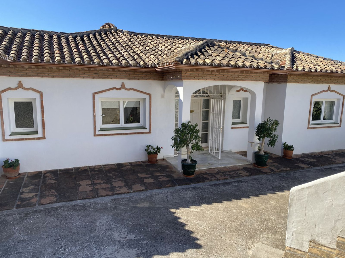 Se vende Villa - Chalet de 4 dormitorios en Costa Del Sol, Málaga, España