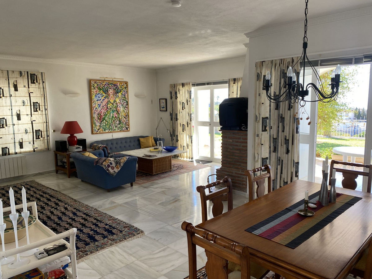 Se vende Villa - Chalet de 4 dormitorios en Costa Del Sol, Málaga, España