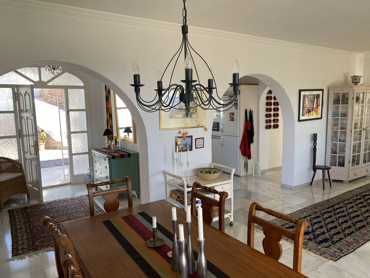 Se vende Villa - Chalet de 4 dormitorios en Costa Del Sol, Málaga, España