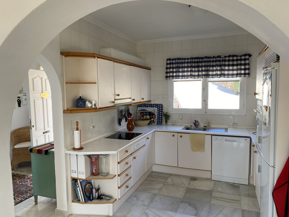 Se vende Villa - Chalet de 4 dormitorios en Costa Del Sol, Málaga, España