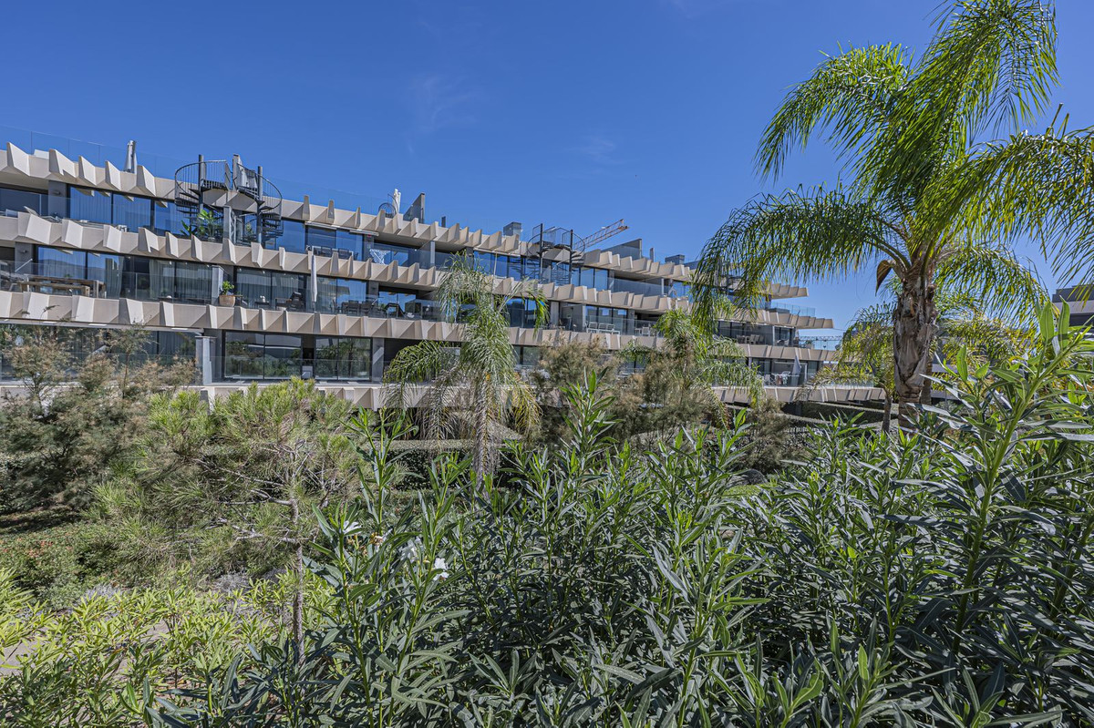 3 Bed Apartment for sale in Selwo Costa Del Sol, Málaga, Spain