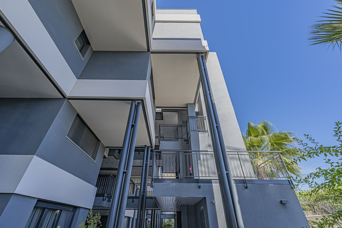 3 Bed Apartment for sale in Selwo Costa Del Sol, Málaga, Spain