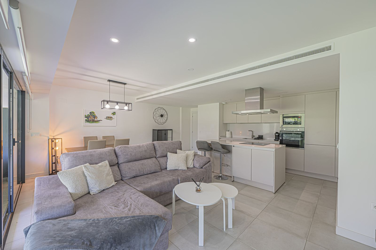 3 Bed Apartment for sale in Selwo Costa Del Sol, Málaga, Spain