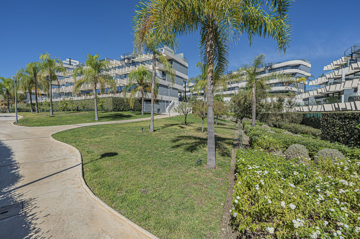 3 Bed Apartment for sale in Selwo Costa Del Sol, Málaga, Spain