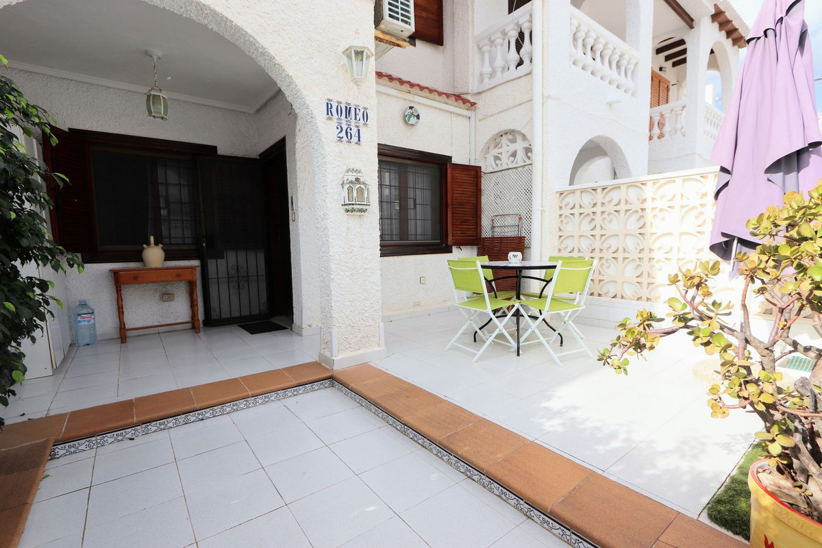 Se vende Adosada de 3 dormitorios en Costa Blanca, Alicante, España