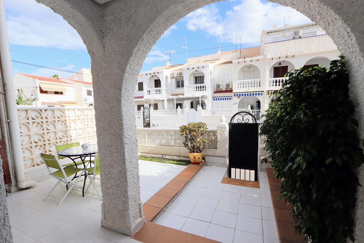 Se vende Adosada de 3 dormitorios en Costa Blanca, Alicante, España