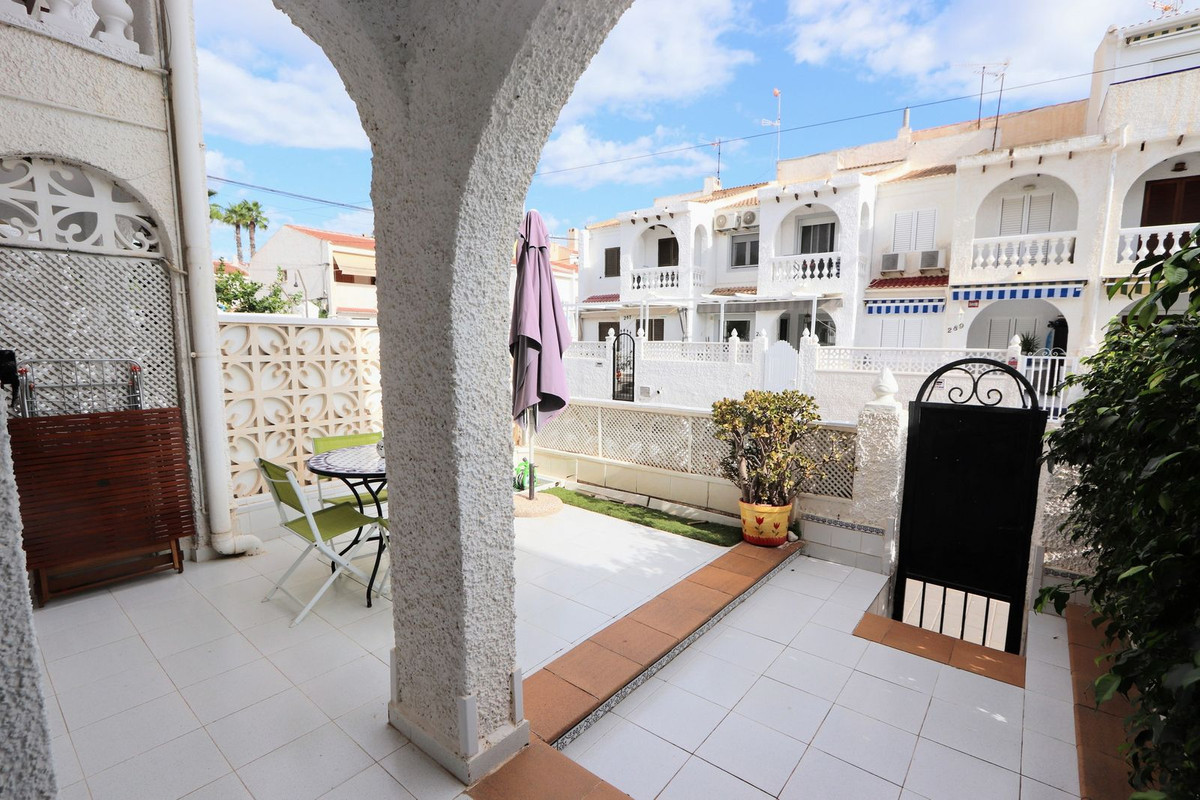 Se vende Adosada de 3 dormitorios en Costa Blanca, Alicante, España