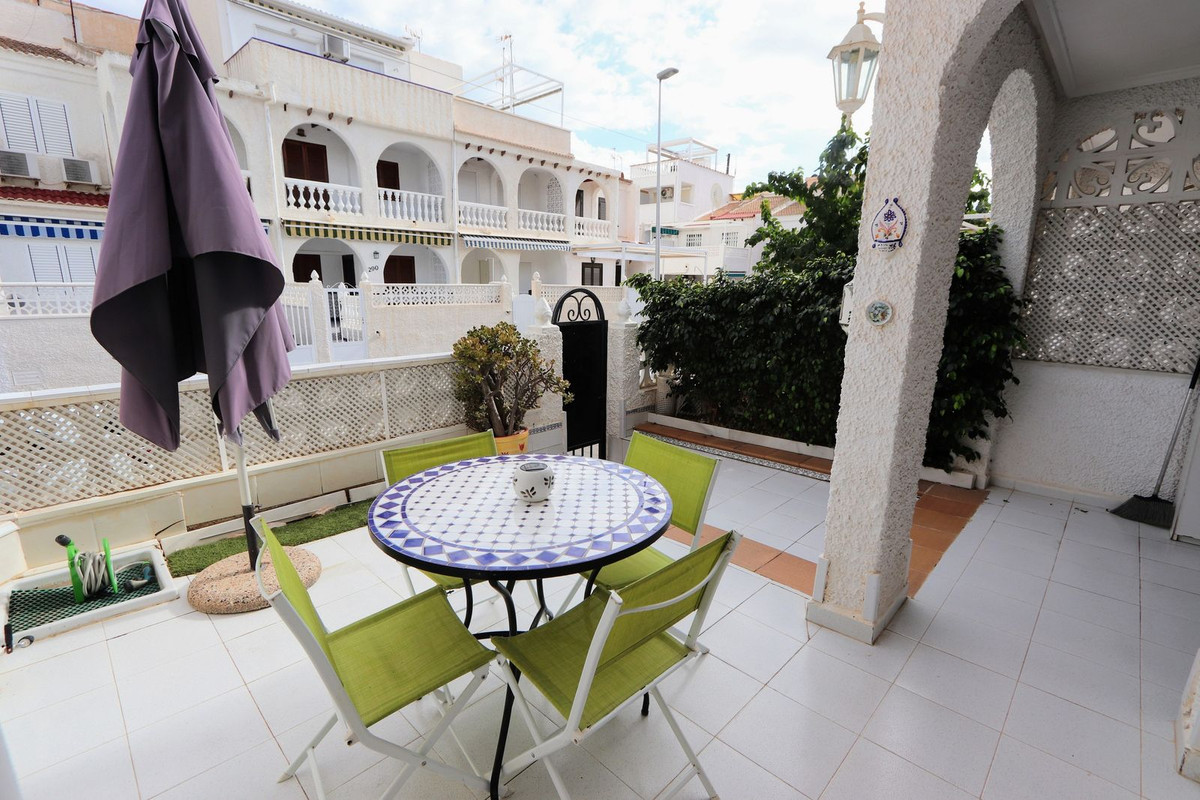 Se vende Adosada de 3 dormitorios en Costa Blanca, Alicante, España