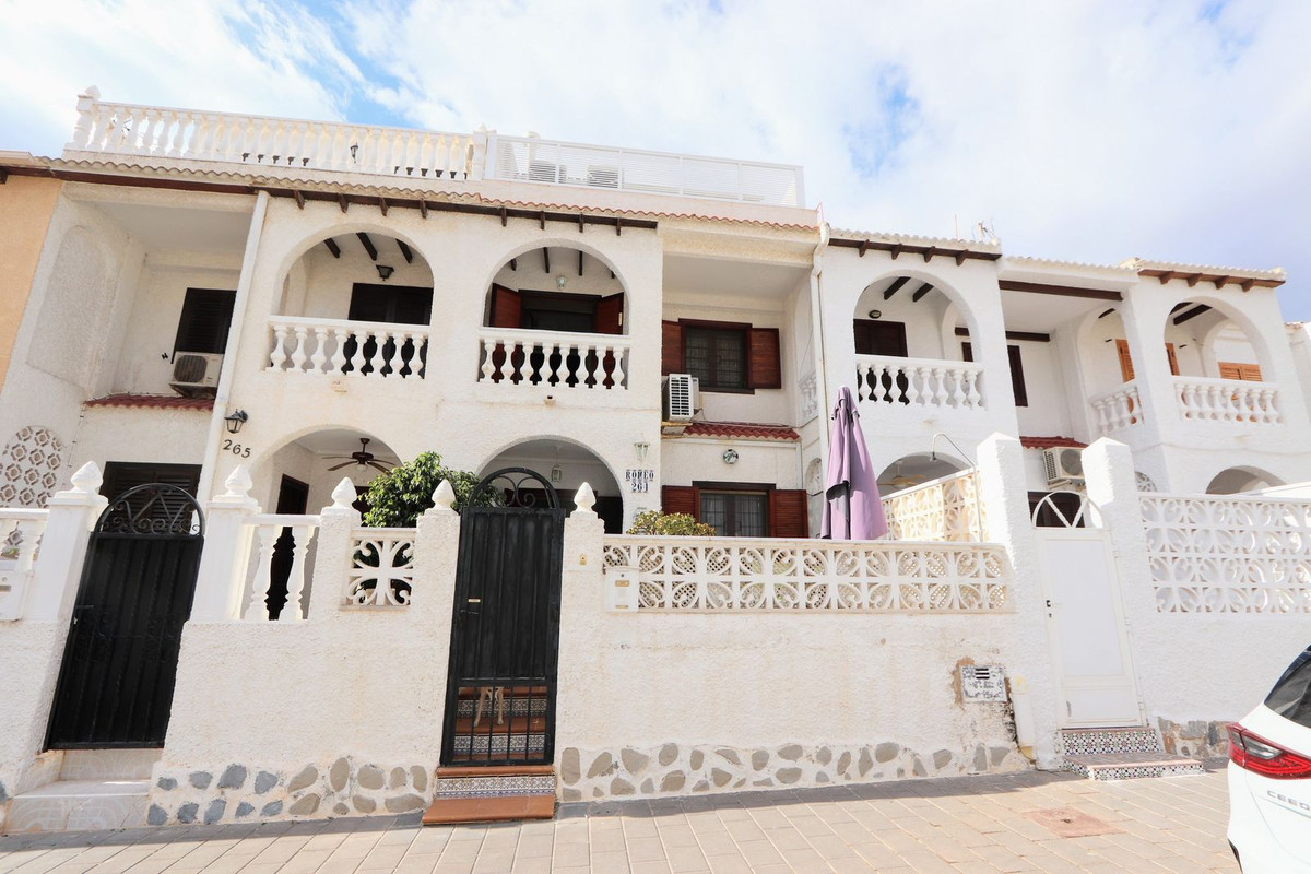 Se vende Adosada de 3 dormitorios en Costa Blanca, Alicante, España