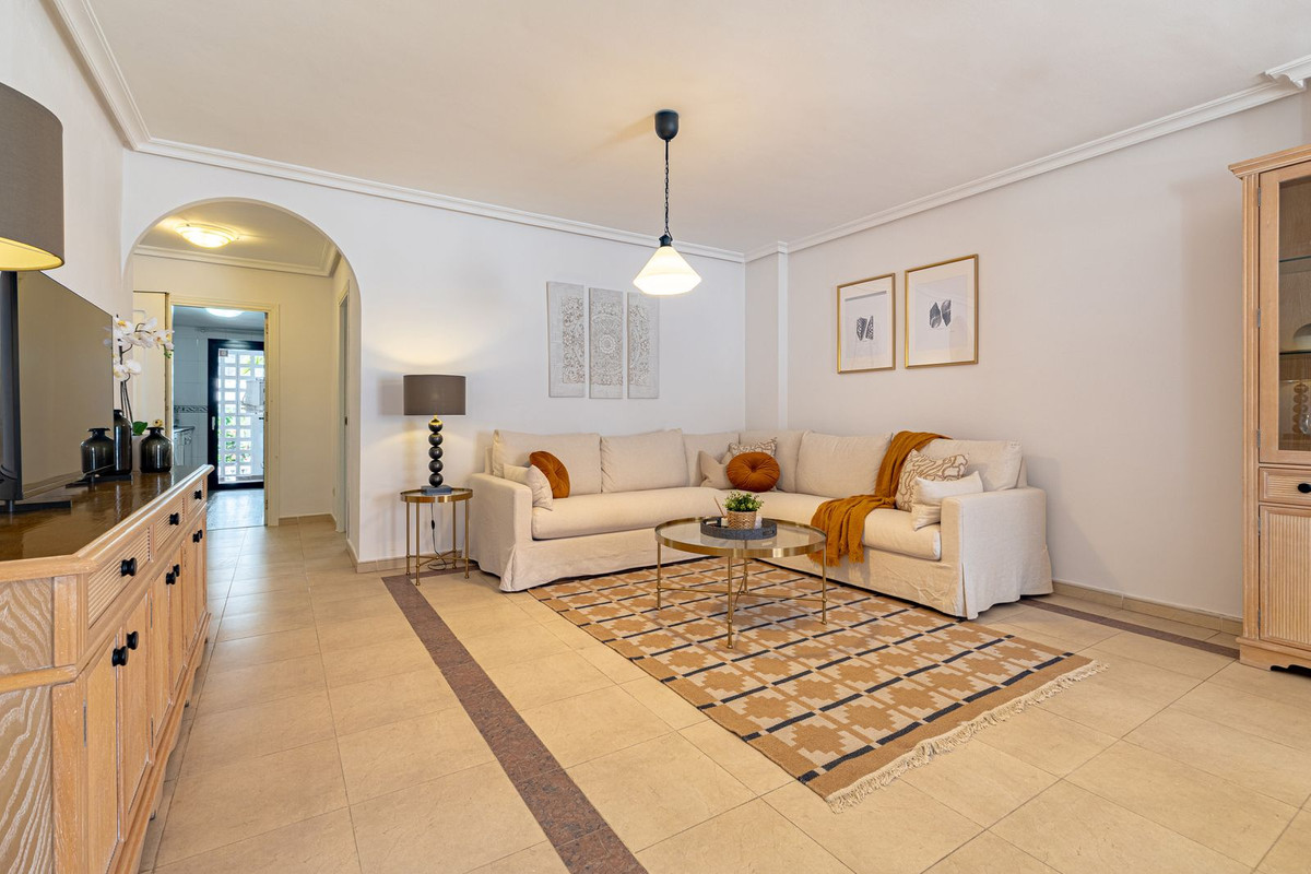 2 Bed Apartment for sale in Nueva Andalucía Costa Del Sol, Málaga, Spain