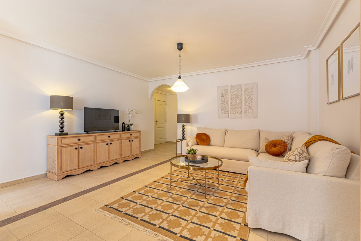 2 Bed Apartment for sale in Nueva Andalucía Costa Del Sol, Málaga, Spain