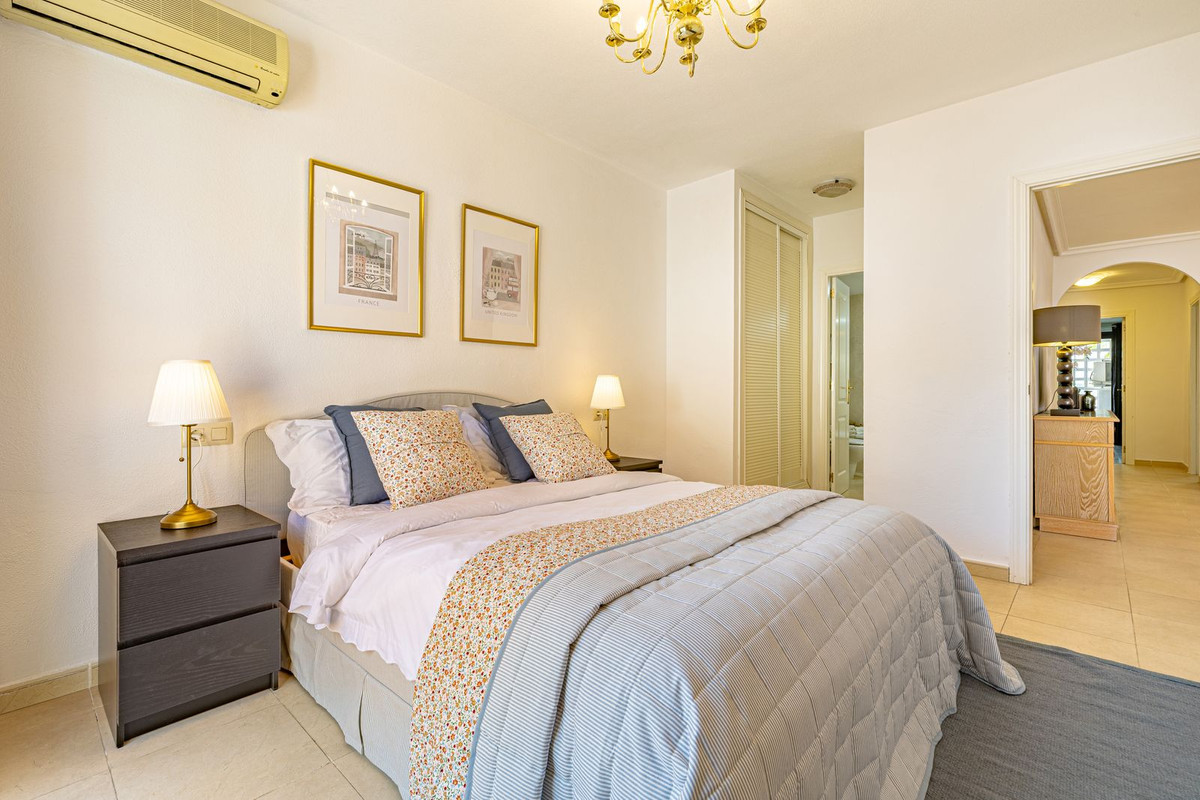 2 Bed Apartment for sale in Nueva Andalucía Costa Del Sol, Málaga, Spain