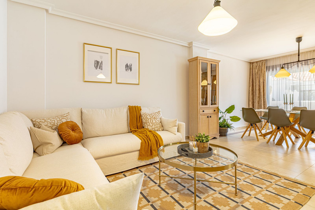 2 Bed Apartment for sale in Nueva Andalucía Costa Del Sol, Málaga, Spain