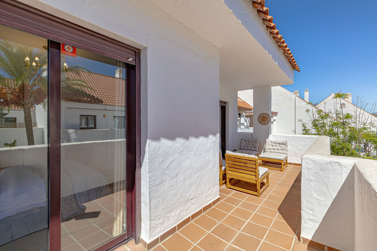 2 Bed Apartment for sale in Nueva Andalucía Costa Del Sol, Málaga, Spain