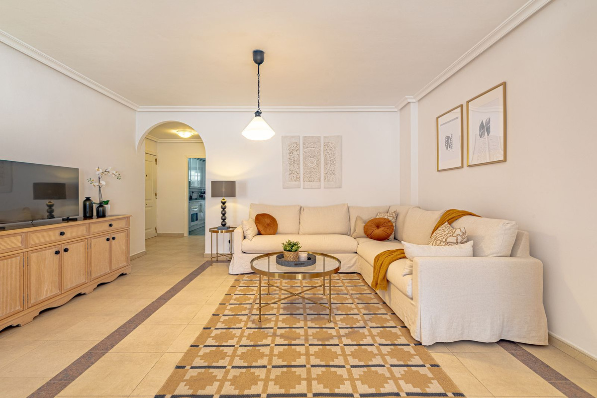 2 Bed Apartment for sale in Nueva Andalucía Costa Del Sol, Málaga, Spain