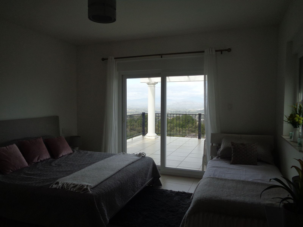 4 Bed Townhouse for sale in Alhaurín De La Torre Costa Del Sol, Málaga, Spain
