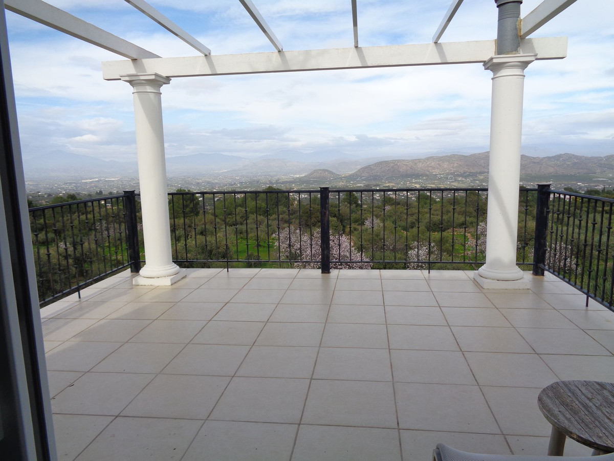 4 Bed Townhouse for sale in Alhaurín De La Torre Costa Del Sol, Málaga, Spain