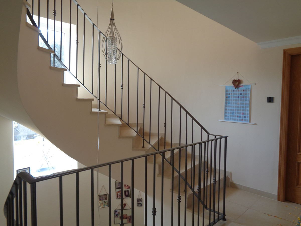 4 Bed Townhouse for sale in Alhaurín De La Torre Costa Del Sol, Málaga, Spain