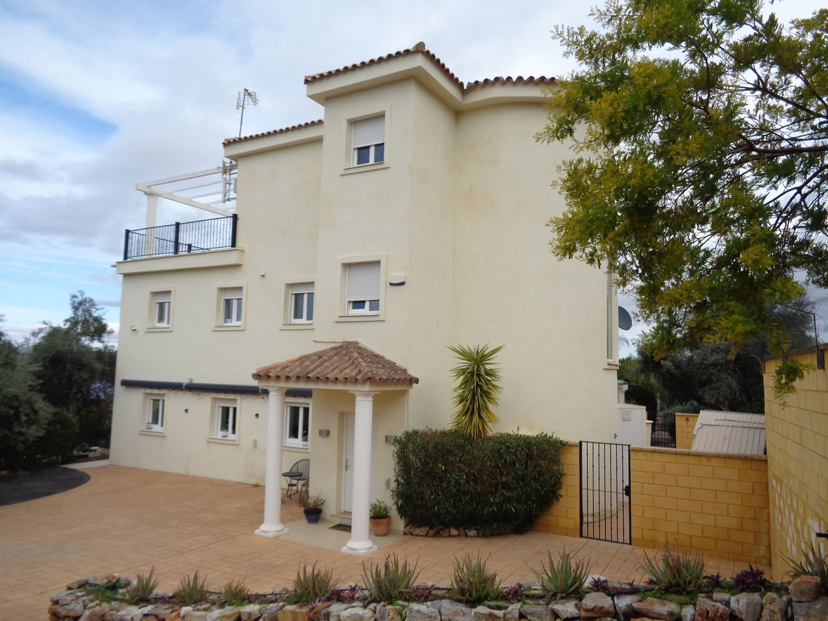 4 Bed Townhouse for sale in Alhaurín De La Torre Costa Del Sol, Málaga, Spain