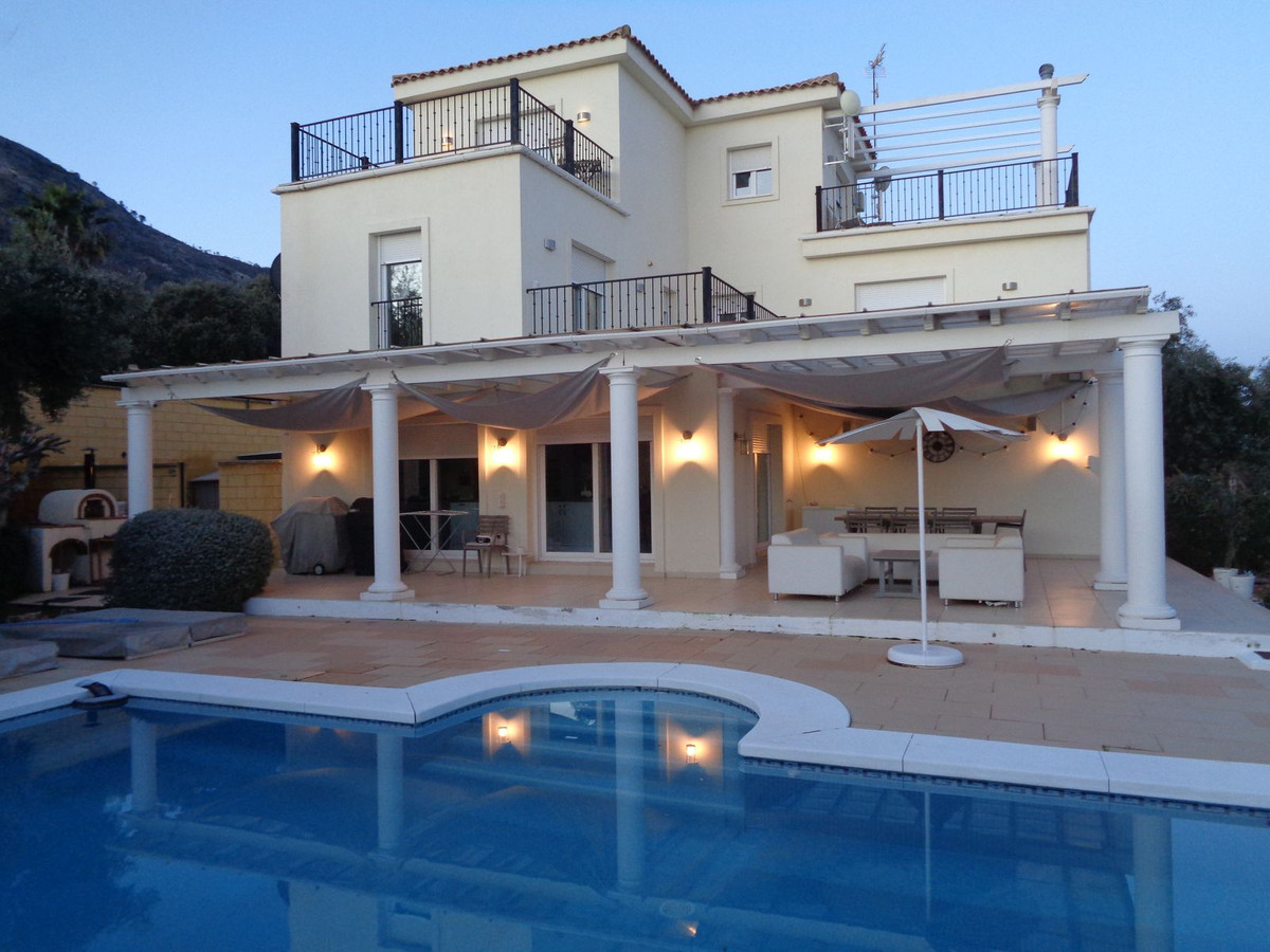 4 Bed Townhouse for sale in Alhaurín De La Torre Costa Del Sol, Málaga, Spain