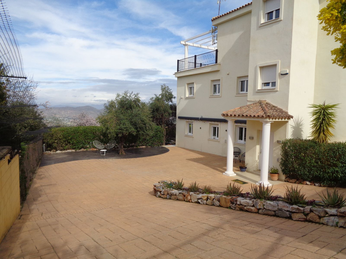 4 Bed Townhouse for sale in Alhaurín De La Torre Costa Del Sol, Málaga, Spain