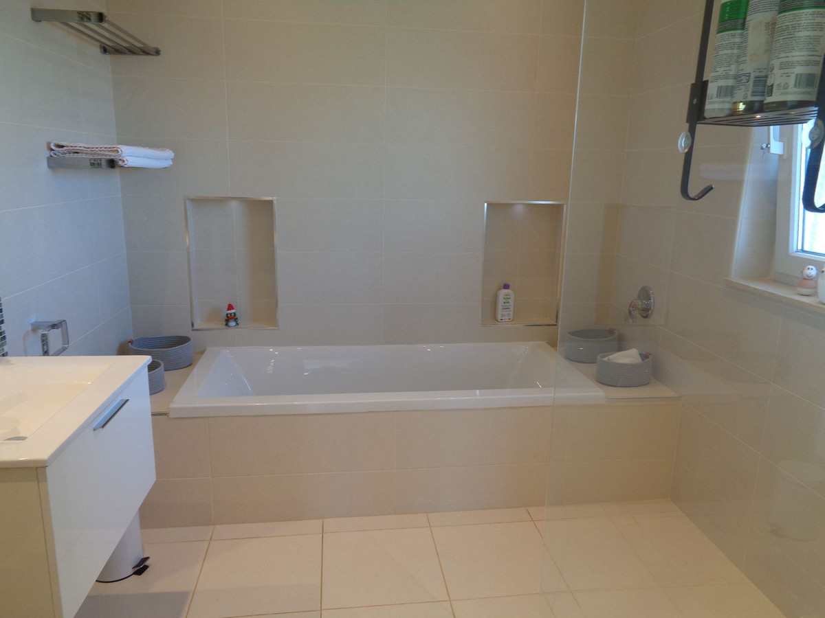 4 Bed Townhouse for sale in Alhaurín De La Torre Costa Del Sol, Málaga, Spain