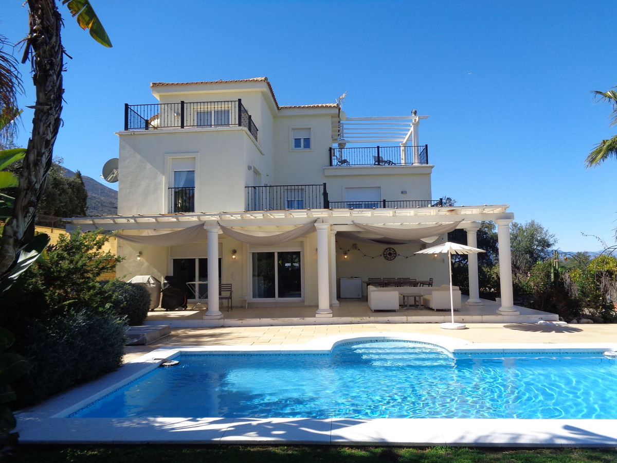 4 Bed Townhouse for sale in Alhaurín De La Torre Costa Del Sol, Málaga, Spain