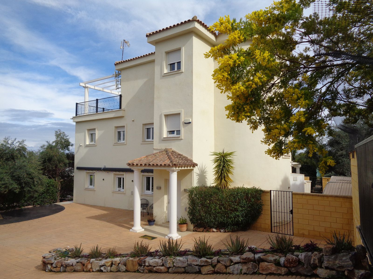 4 Bed Townhouse for sale in Alhaurín De La Torre Costa Del Sol, Málaga, Spain