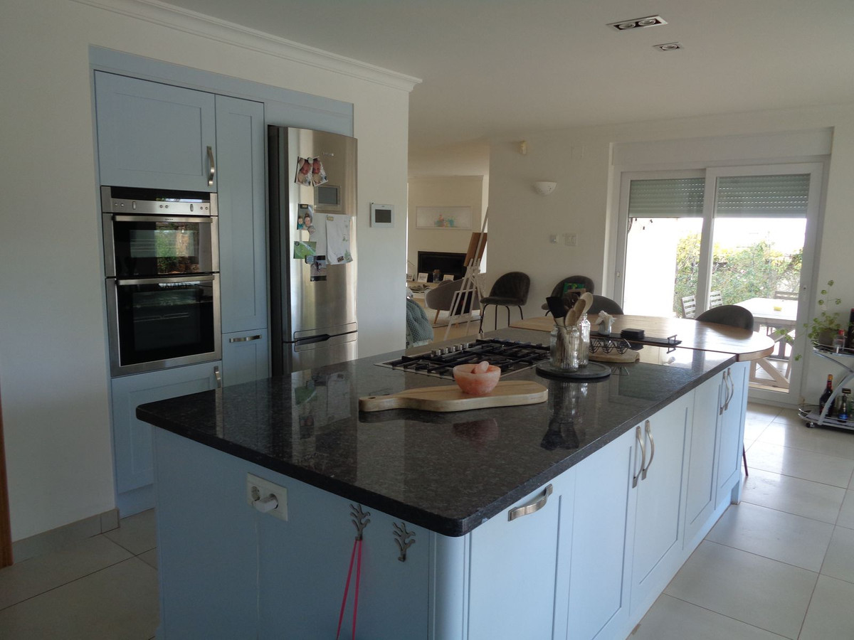 4 Bed Townhouse for sale in Alhaurín De La Torre Costa Del Sol, Málaga, Spain