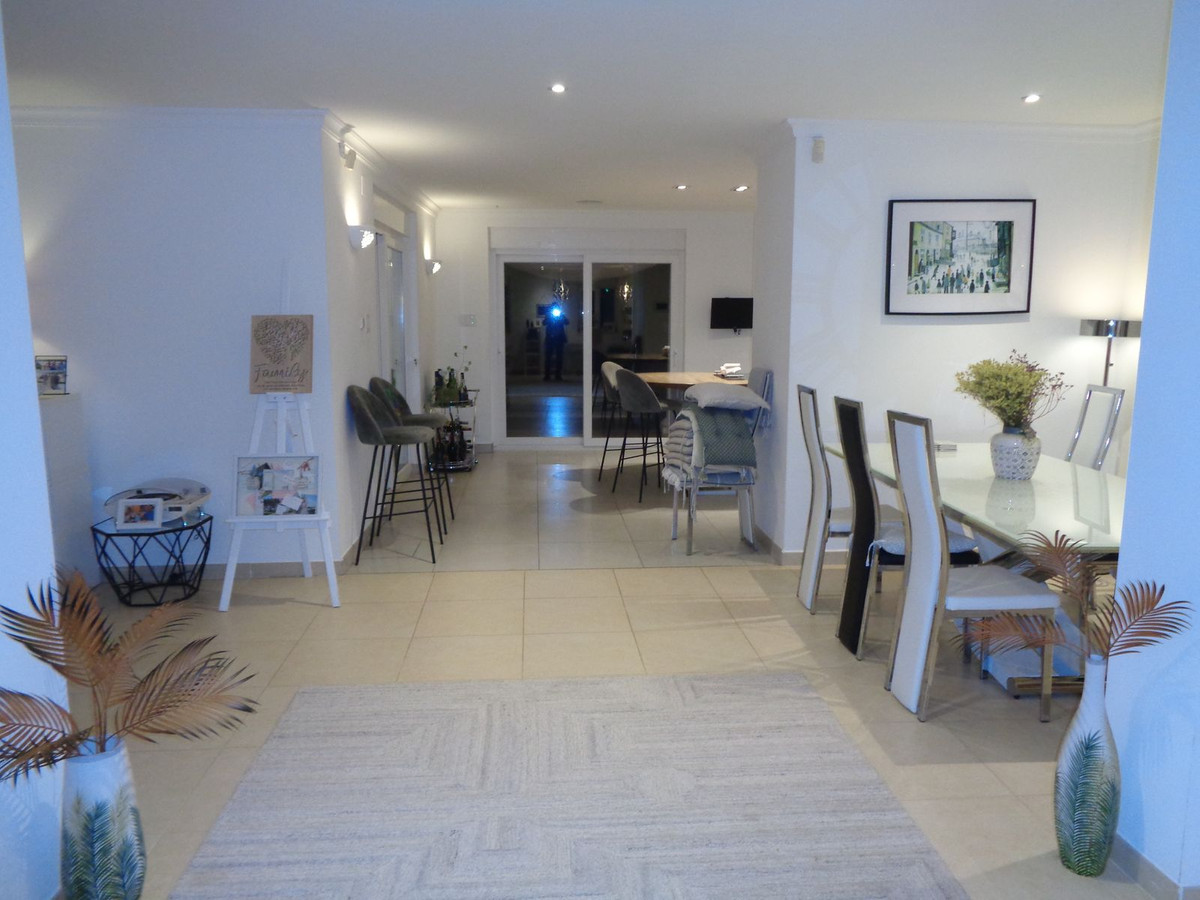4 Bed Townhouse for sale in Alhaurín De La Torre Costa Del Sol, Málaga, Spain