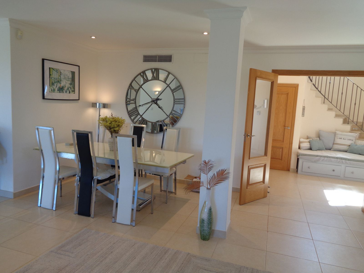 4 Bed Townhouse for sale in Alhaurín De La Torre Costa Del Sol, Málaga, Spain